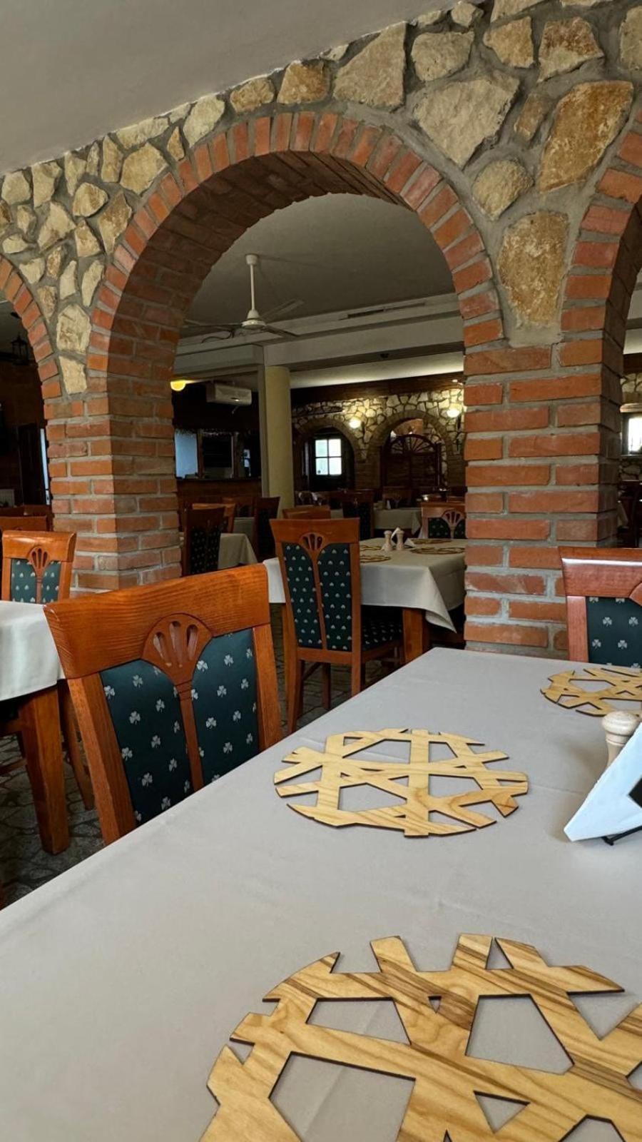 Powidz Lakeside Hotel & Restaurant Экстерьер фото