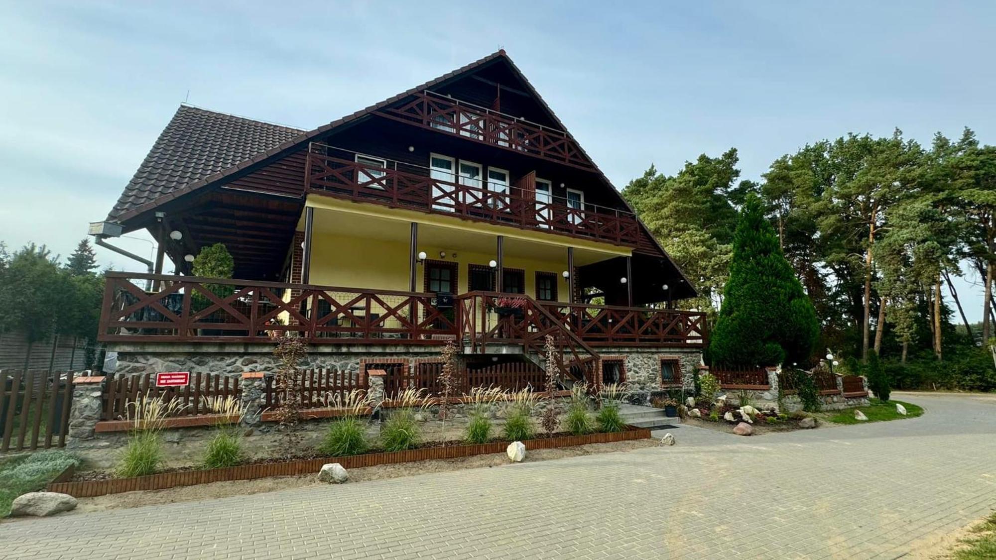Powidz Lakeside Hotel & Restaurant Экстерьер фото